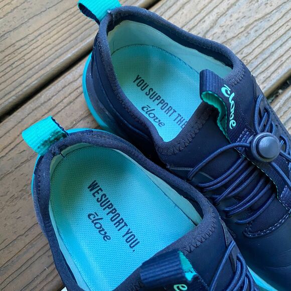 Clove Classic Core Healthcare Sneaker Women's 6 Color Navy - Picture 7 of 8